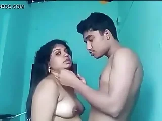 vid 20170903 pv0001 kerala adimali ik malayali 37 yrs old married hot and sexy housewife aunty textile shop fucked by idukki 23 yrs old unmarried hotel worker linu sex porn video